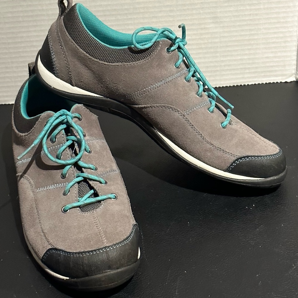 LL Bean BeanSport Nubuck Leather Sneakers Shoes Women's Sz 10 Med.